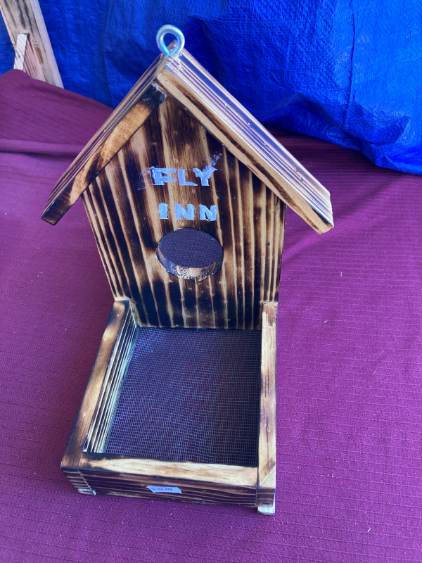 Fly Inn Bird Feeder